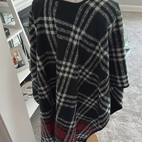 Ike Behar Poncho - Picture 4 of 5